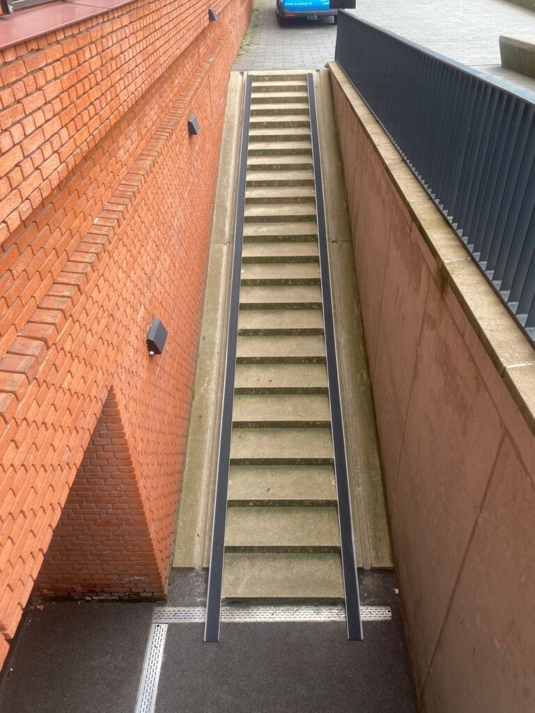 Stainless-steel-gutter-Waalwijk-2